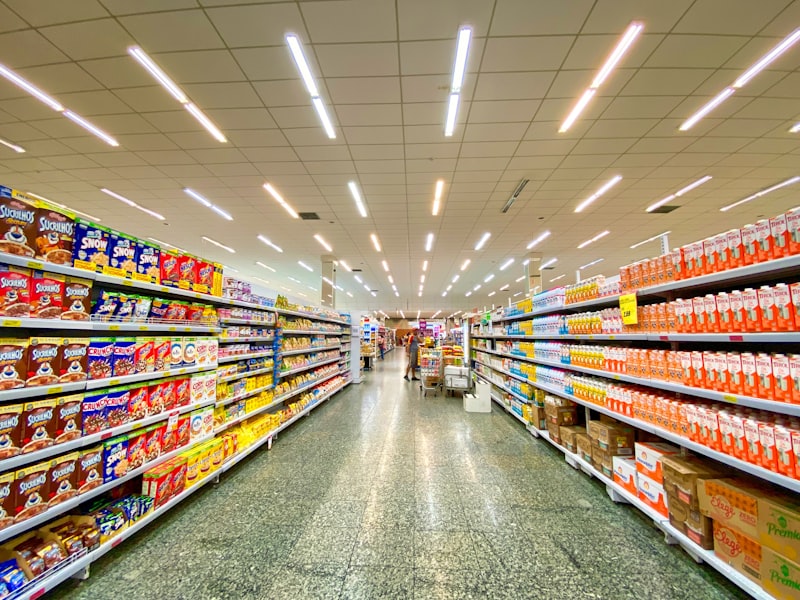 Família no Supermercados Tropical